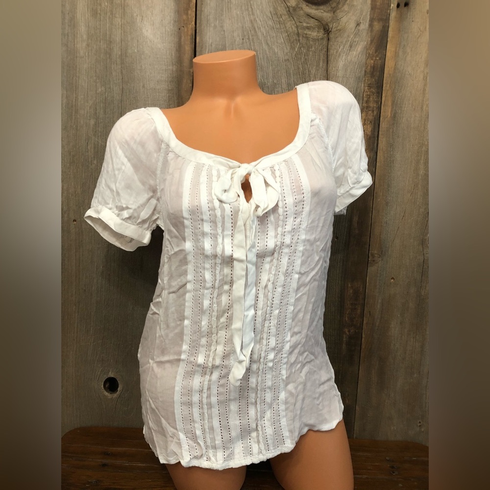 2011 American Eagle White / Off White Flowy Tie Front Blouse Size Small